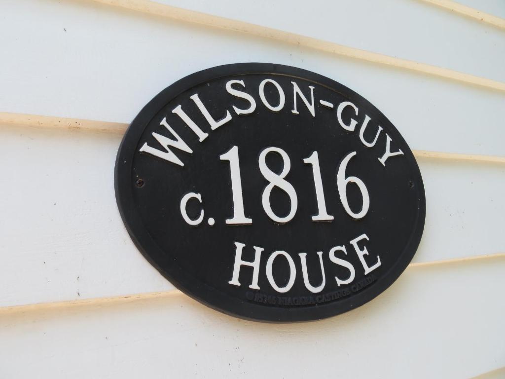 Bed and Breakfast Historic Wilson-Guy House Ниагара-он-те-Лейк Экстерьер фото